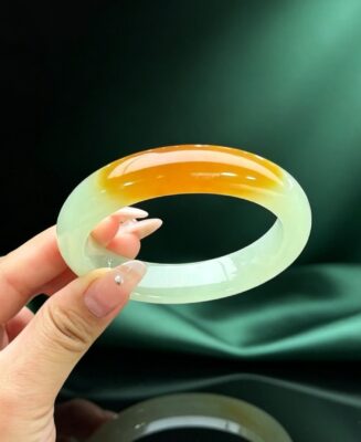 Yellow Jadeite Bangle